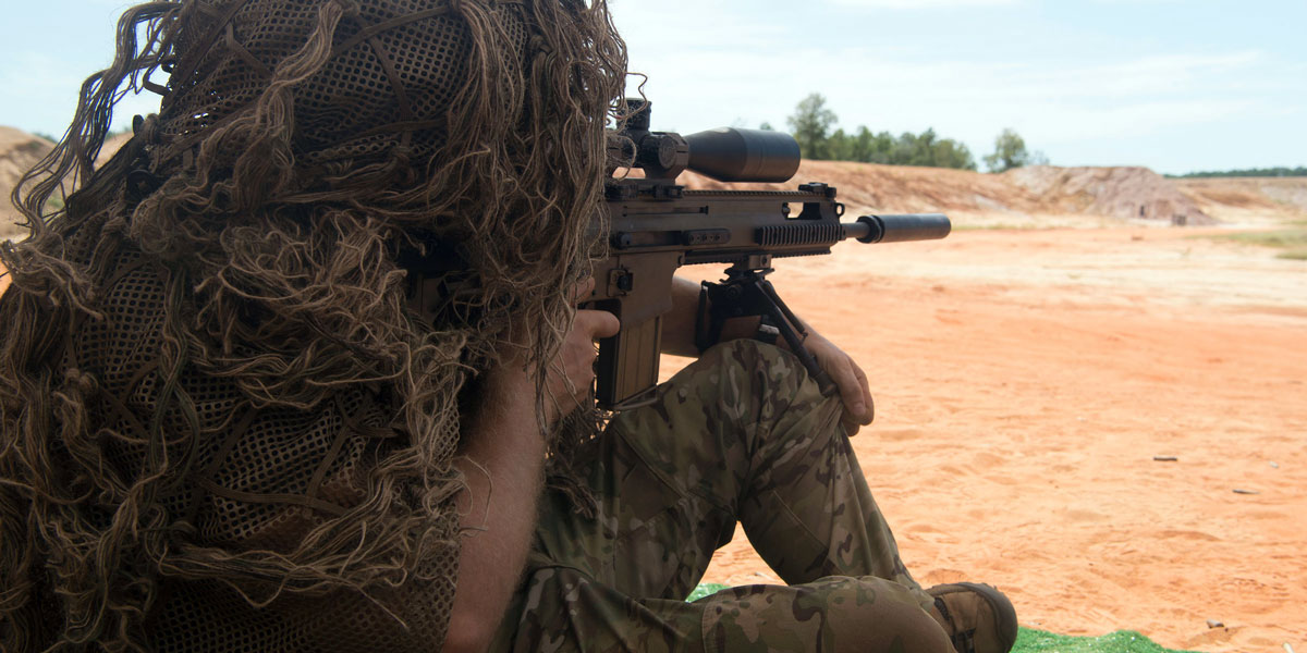 SR taking aim during training