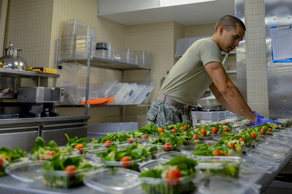 airman preparing meals